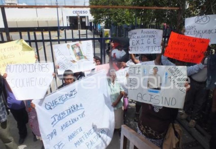 TEHUACÁN . MANIFESTACIÓN EN CERESO