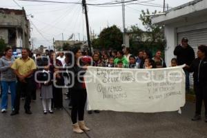 MANIFESTACIÓN PADRES DE FAMILIA