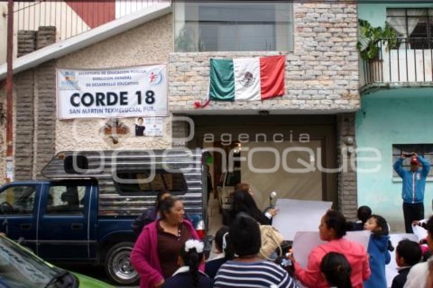 MANIFESTACIÓN PADRES DE FAMILIA