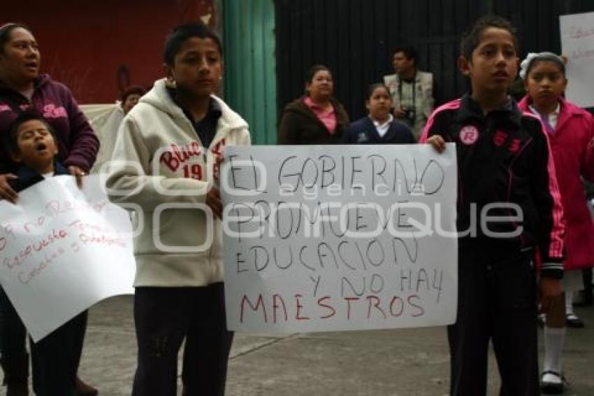 MANIFESTACIÓN PADRES DE FAMILIA