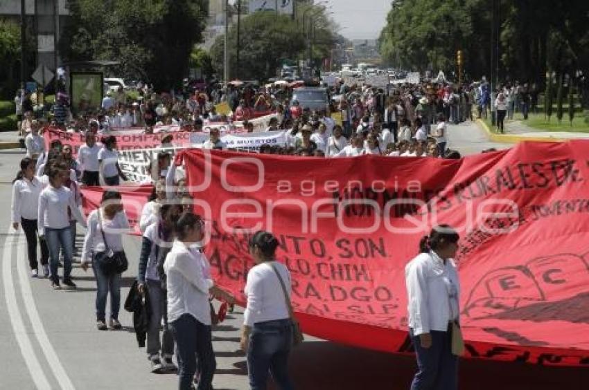 MARCHA POR AYOTZINAPA