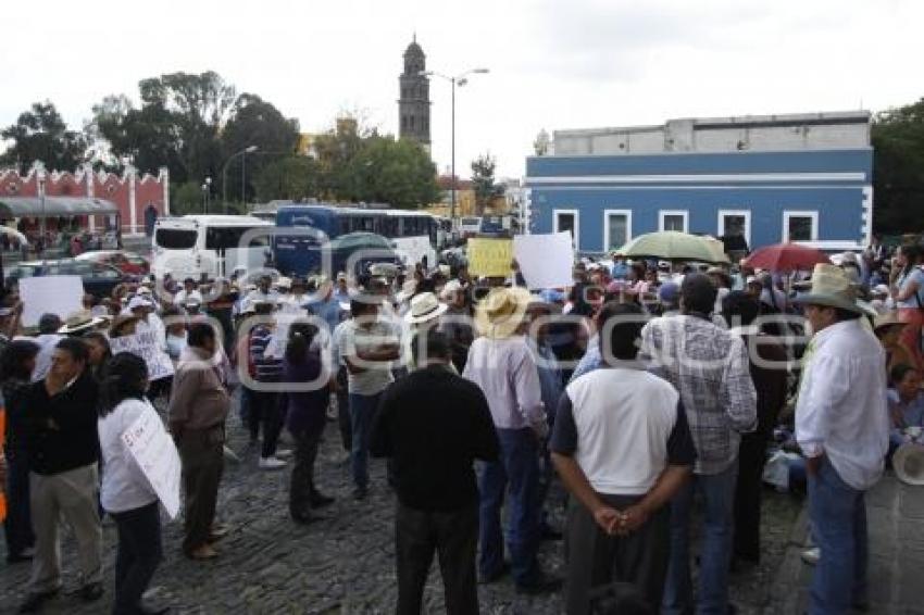 MANIFESTANTES CHOLULA . CASA AGUAYO