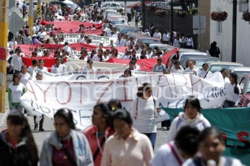 MARCHA POR AYOTZINAPA