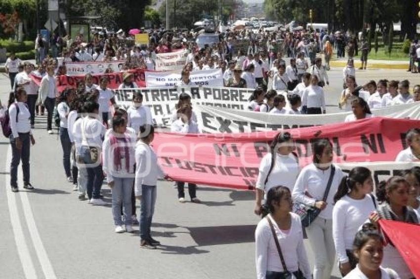 MARCHA POR AYOTZINAPA