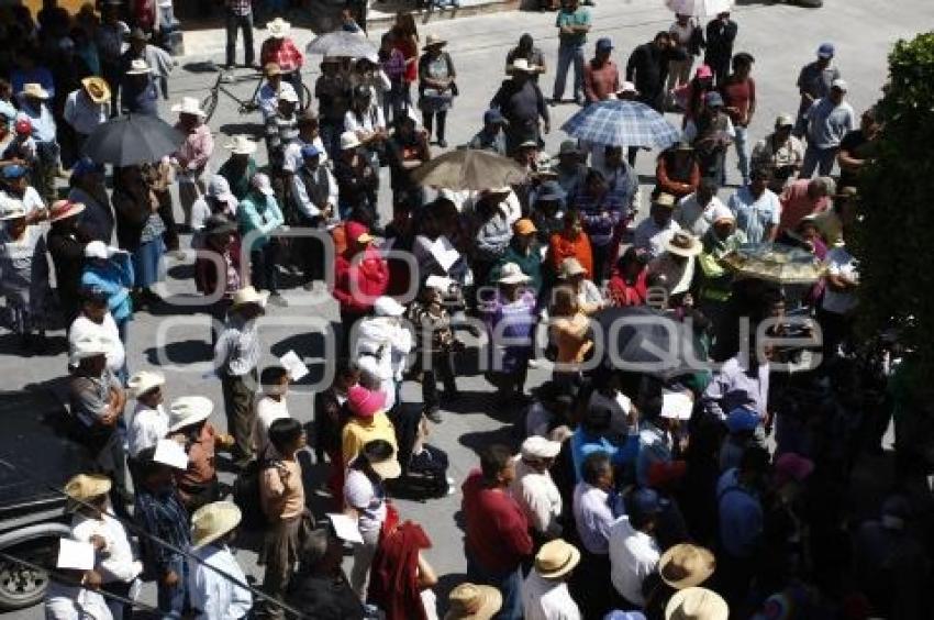 MANIFESTANTES . CHOLULA