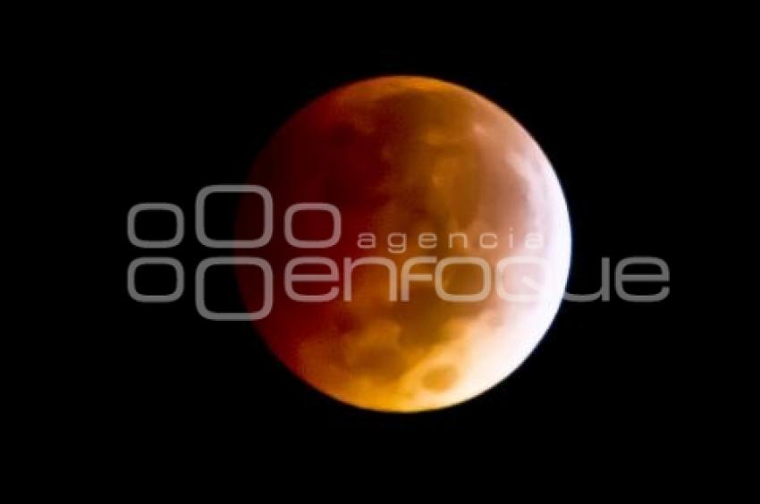 LUNA LLENA . ECLIPSE LUNAR