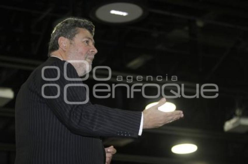 ITESM . APOYO A MIGRANTES POBLANOS