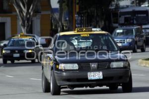 TRANSPORTE . TAXI