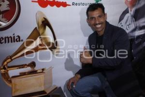 OSCAR CRUZ . NOMINADO GRAMMY LATINO