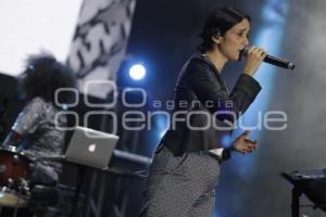 SOMOS AMÉRICA . JULIETA VENEGAS