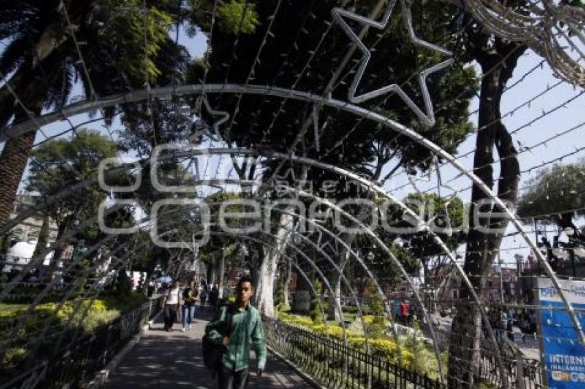 ADORNOS NAVIDEÑOS . ZÓCALO