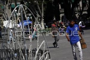 ADORNOS NAVIDEÑOS . ZÓCALO