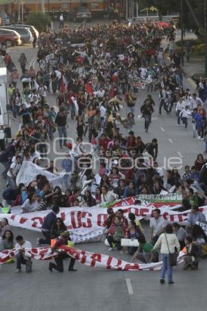 MARCHA POR AYOTZINAPA