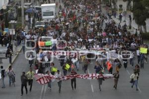 MARCHA POR AYOTZINAPA