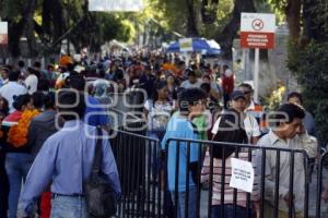 DÍA DE MUERTOS . PANTEÓN