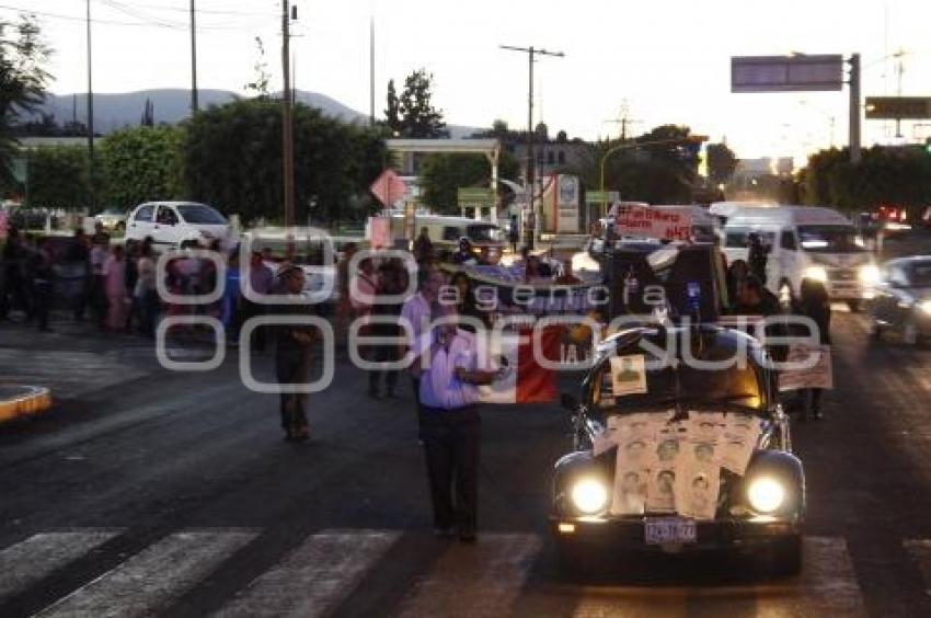 MARCHA POR AYOTZINAPA