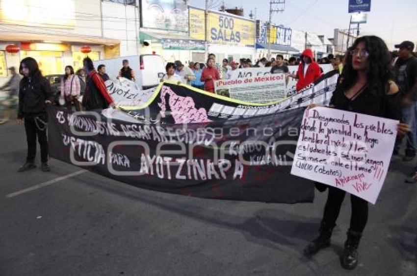 MARCHA POR AYOTZINAPA