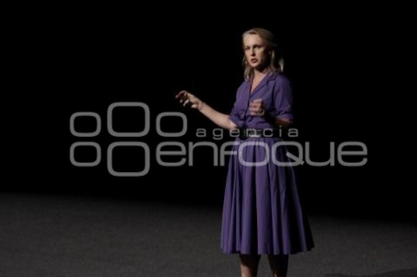 PIPER KERMAN . CIUDAD DE LAS IDEAS