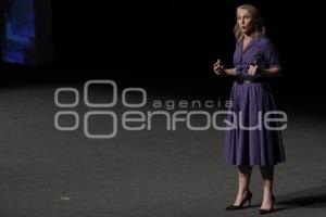 PIPER KERMAN . CIUDAD DE LAS IDEAS