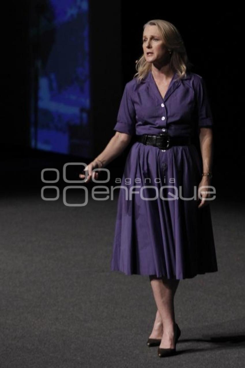 PIPER KERMAN . CIUDAD DE LAS IDEAS