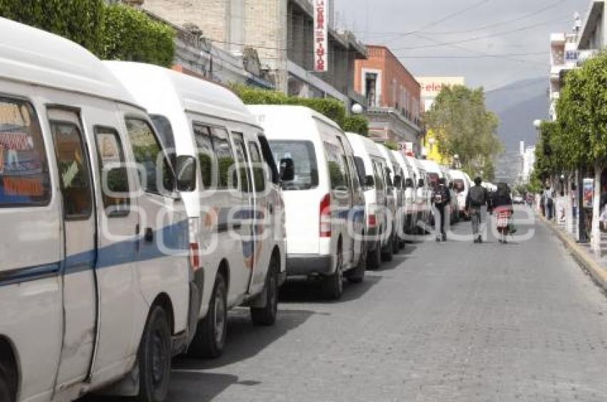 PARO DE TRANSPORTE . TEHUACÁN