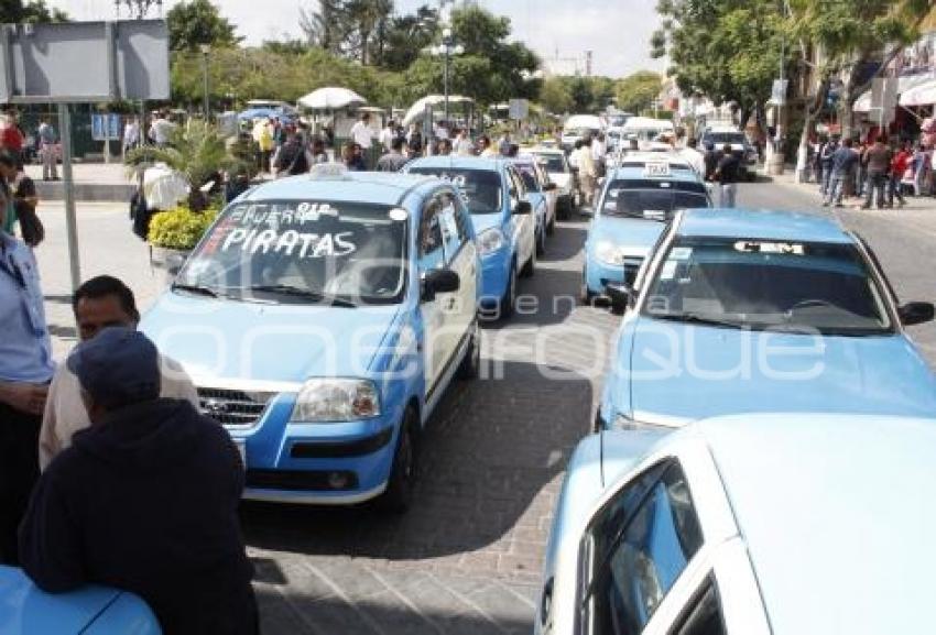 PARO DE TRANSPORTE . TEHUACÁN