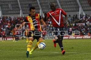 FÚTBOL . TIBURONES VS LEONES NEGROS