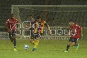 FUTBOL . TIBURONES VS LEONES NEGROS