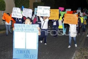 MARCHA NORMALISTAS . TEHUACÁN