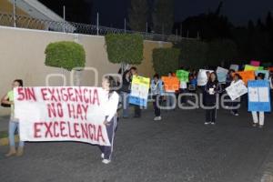 MARCHA NORMALISTAS . TEHUACÁN