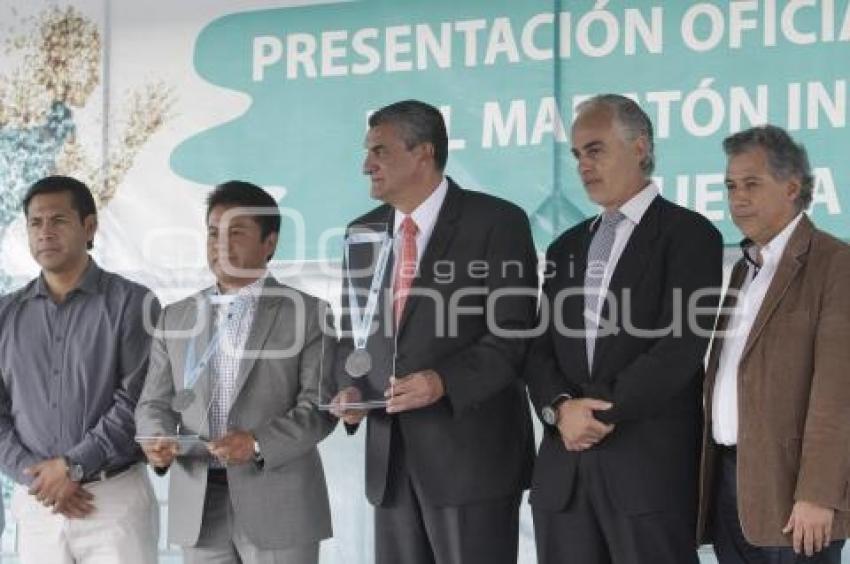 PRESENTAN MEDALLA DEL MARATÓN