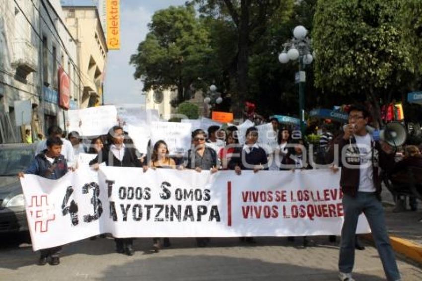 MARCHA AYOTZINAPA. SAN MARTÍN TEXMELUCAN