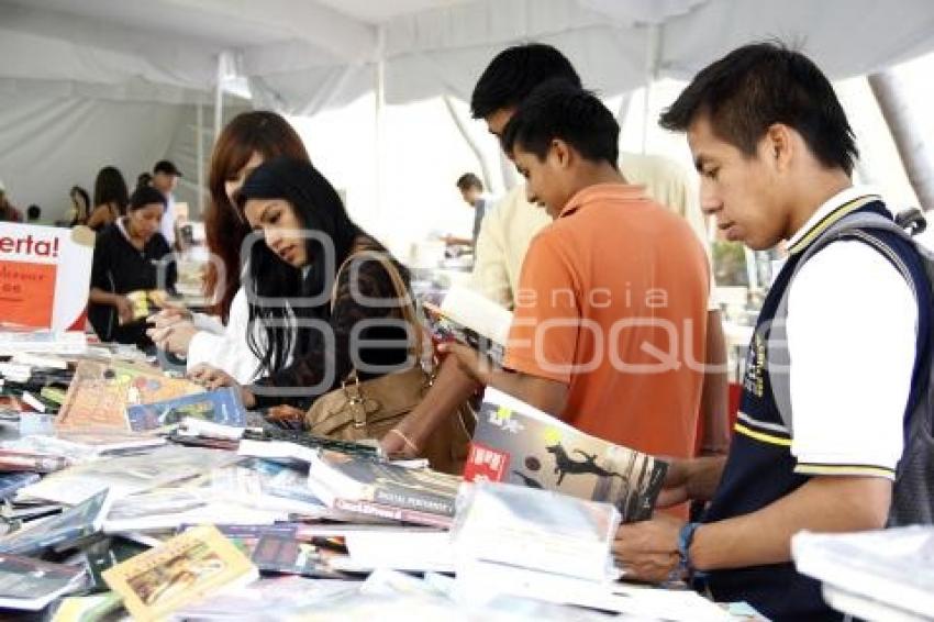 FERIA DEL LIBRO . TEHUACÁN