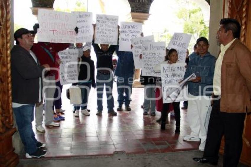 MANIFESTACIÓN COMERCIANTES . TEHUACÁN