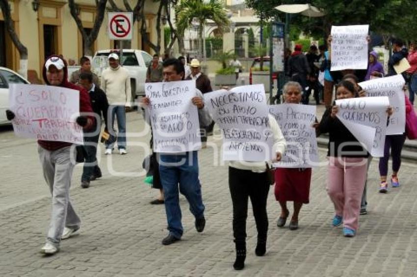 MANIFESTACIÓN COMERCIANTES . TEHUACÁN