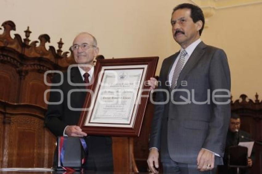 HONORIS CAUSA GUSTAVO GARZA . BUAP