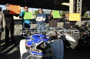 MANIFESTACIÓN MOTOCICLISTAS . TEHUACÁN