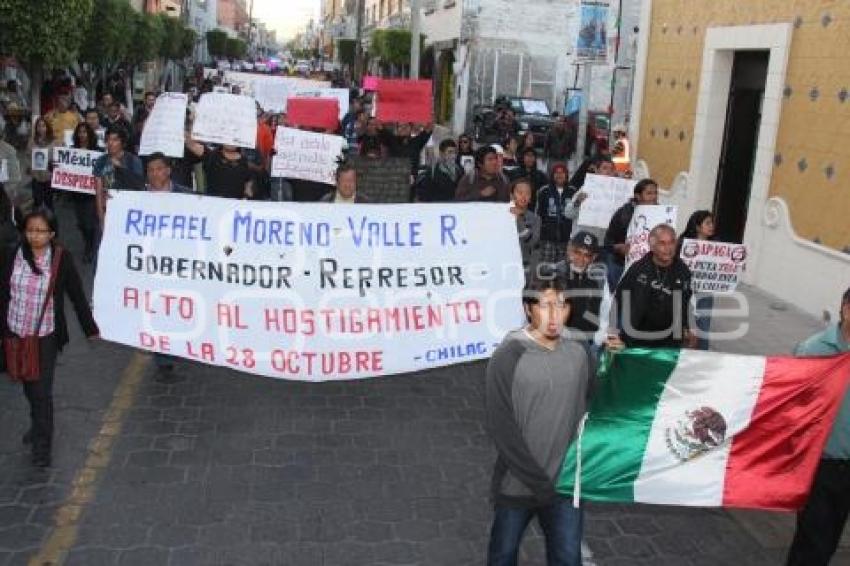 MARCHA POR AYOTZINAPA . TEHUACÁN