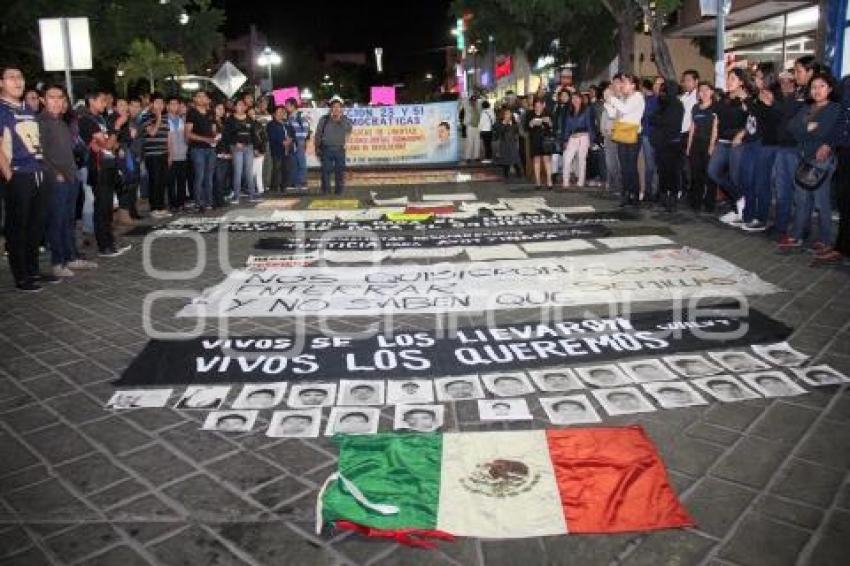 MARCHA POR AYOTZINAPA . TEHUACÁN