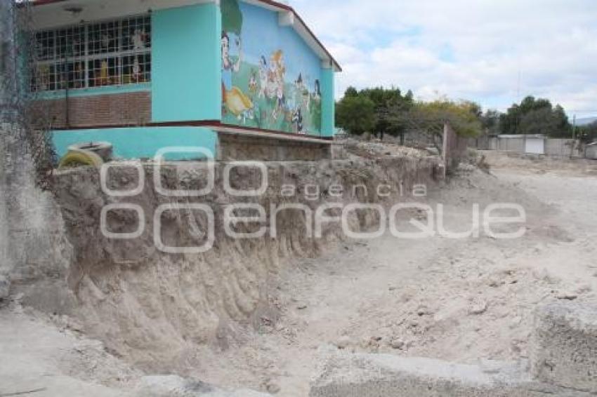 DESLAVE EN ESCUELA . TEHUACÁN