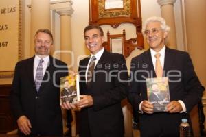 PRESENTACIÓN LIBRO AMARRES PERROS