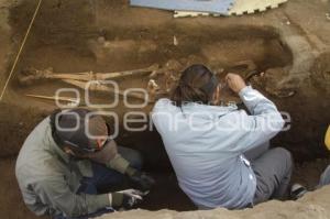 HALLAN ENTIERRO EN CHOLULA