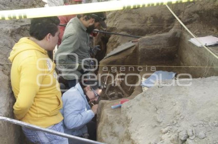 HALLAN ENTIERRO EN CHOLULA