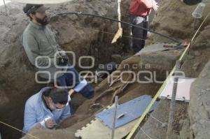 HALLAN ENTIERRO EN CHOLULA