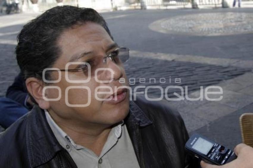 APADRINA UN NIÑO . UVM