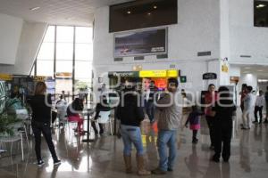 DETIENEN VUELOS EN AEROPUERTO