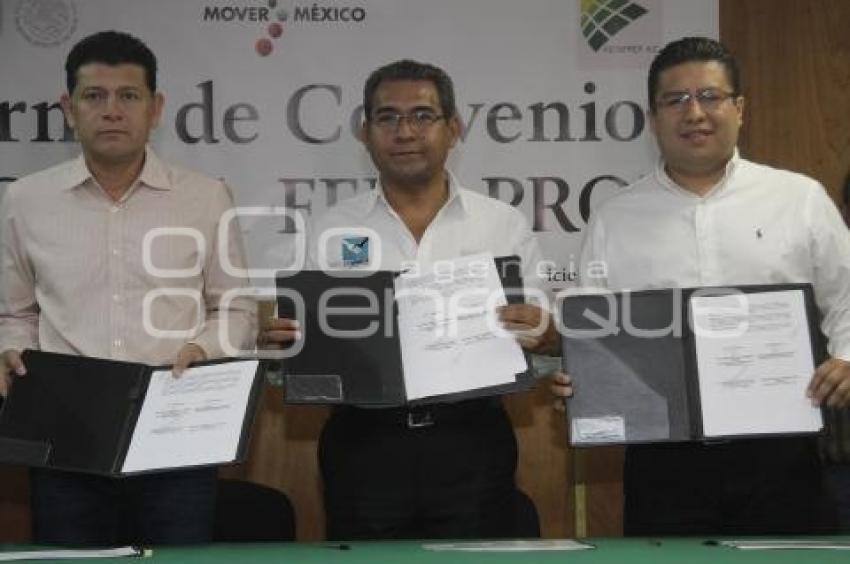 FIRMAN CONVENIO SAGARPA Y FENAPROT