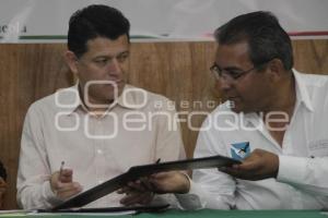 FIRMAN CONVENIO SAGARPA Y FENAPROT