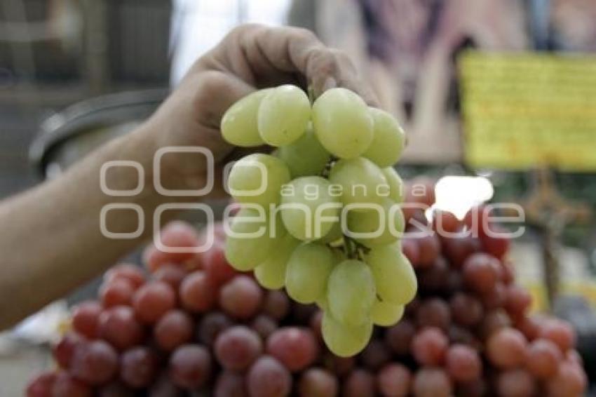 UVAS . AÑO NUEVO