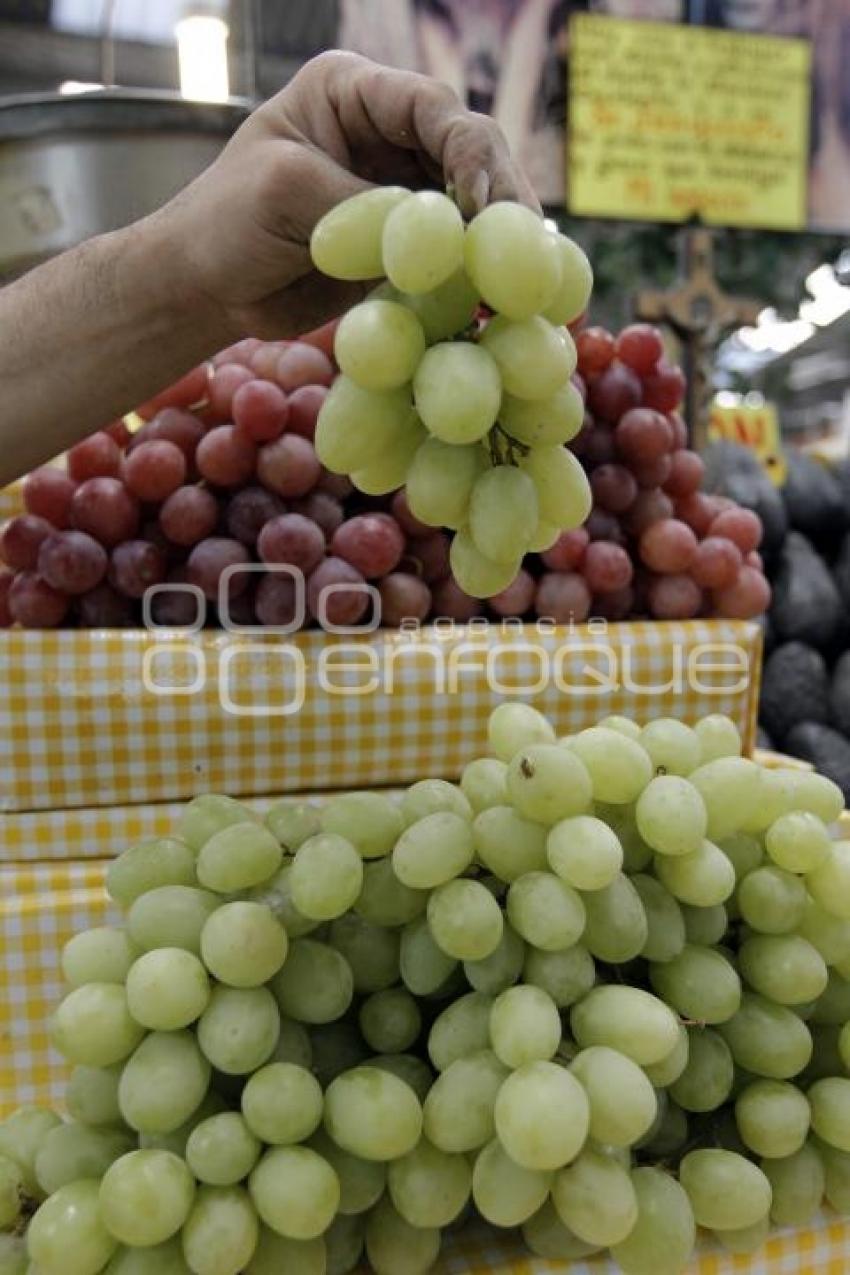 UVAS . AÑO NUEVO